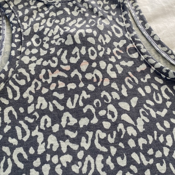 Fab’rik Gray and Silver Leopard Print Razor Back Style Tank Size Medium - Picture 5 of 6